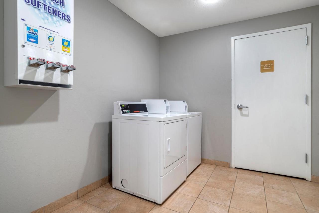 Quality Inn & Suites Demopolis Экстерьер фото
