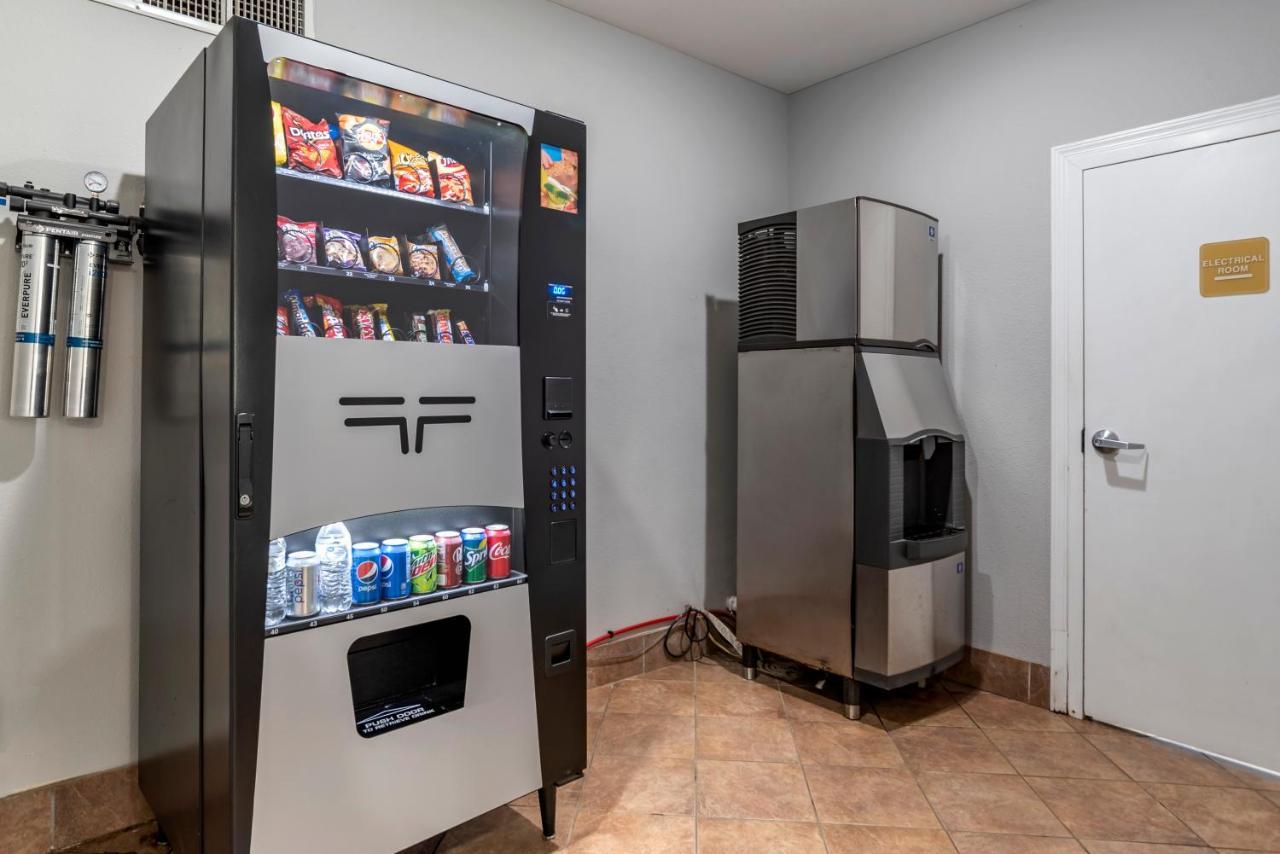 Quality Inn & Suites Demopolis Экстерьер фото