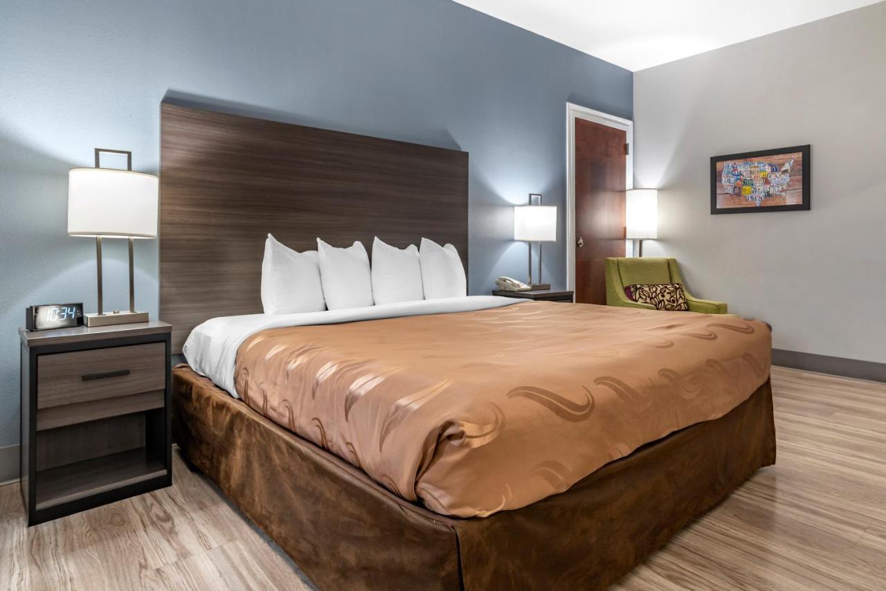 Quality Inn & Suites Demopolis Экстерьер фото
