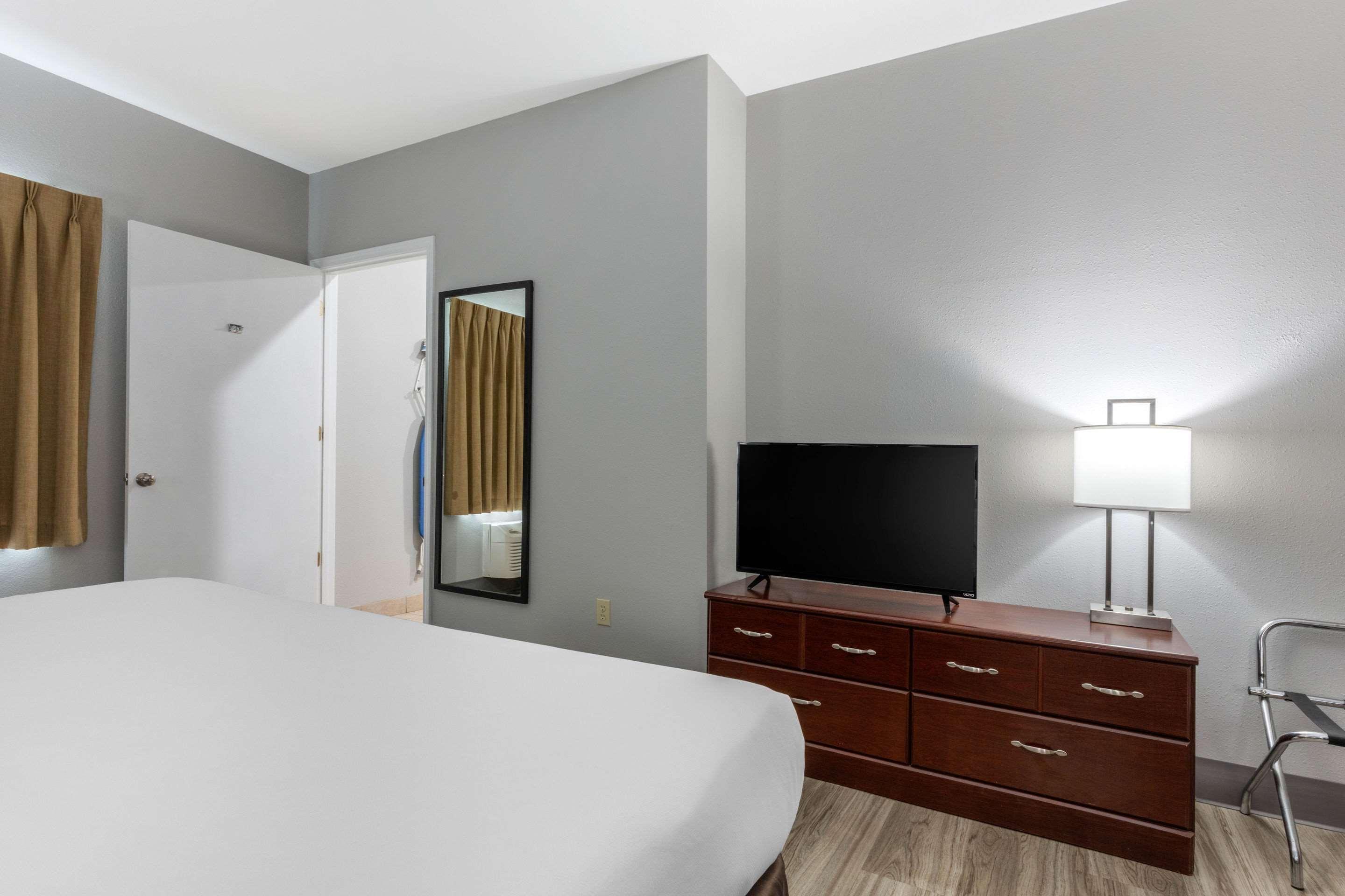 Quality Inn & Suites Demopolis Экстерьер фото