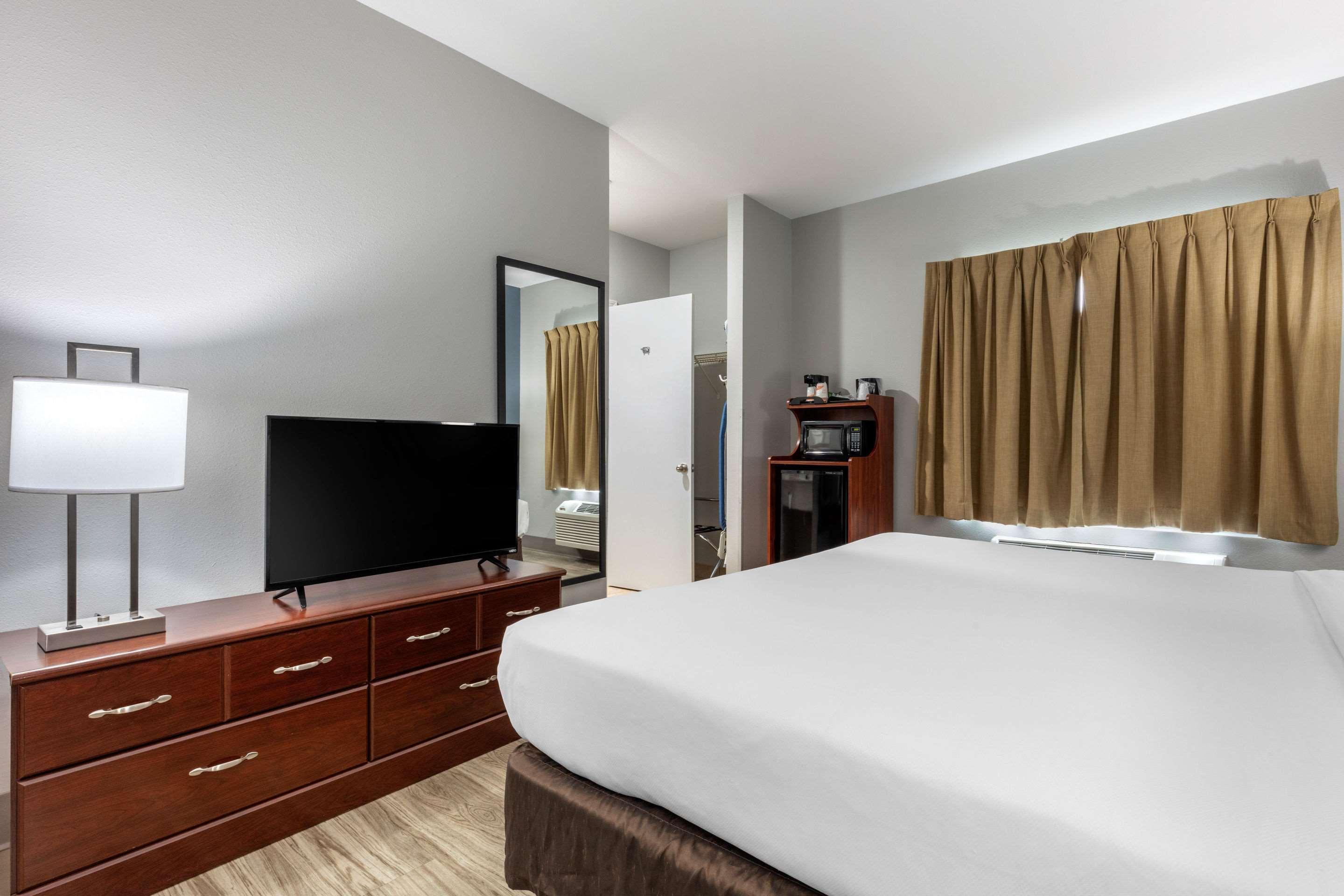 Quality Inn & Suites Demopolis Экстерьер фото