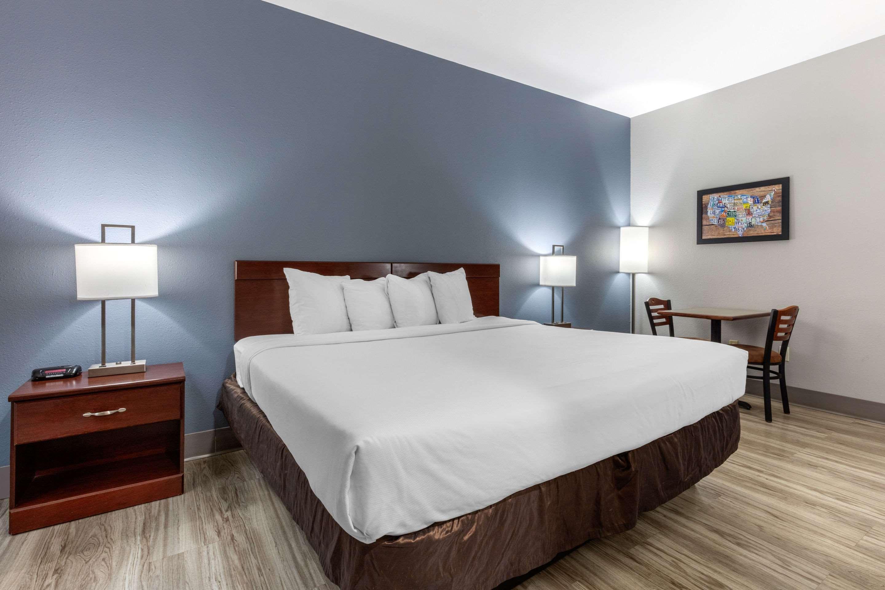 Quality Inn & Suites Demopolis Экстерьер фото