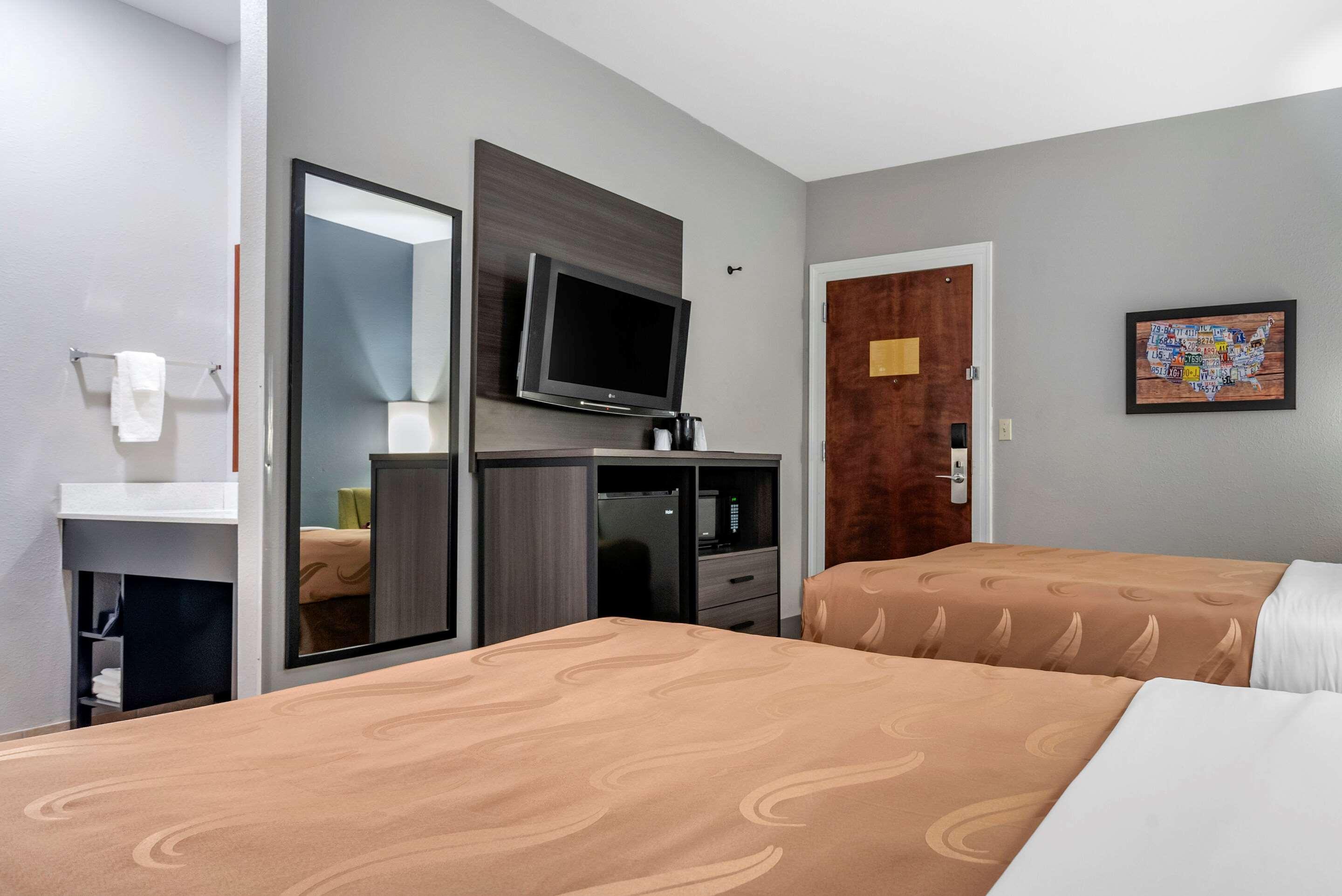 Quality Inn & Suites Demopolis Экстерьер фото