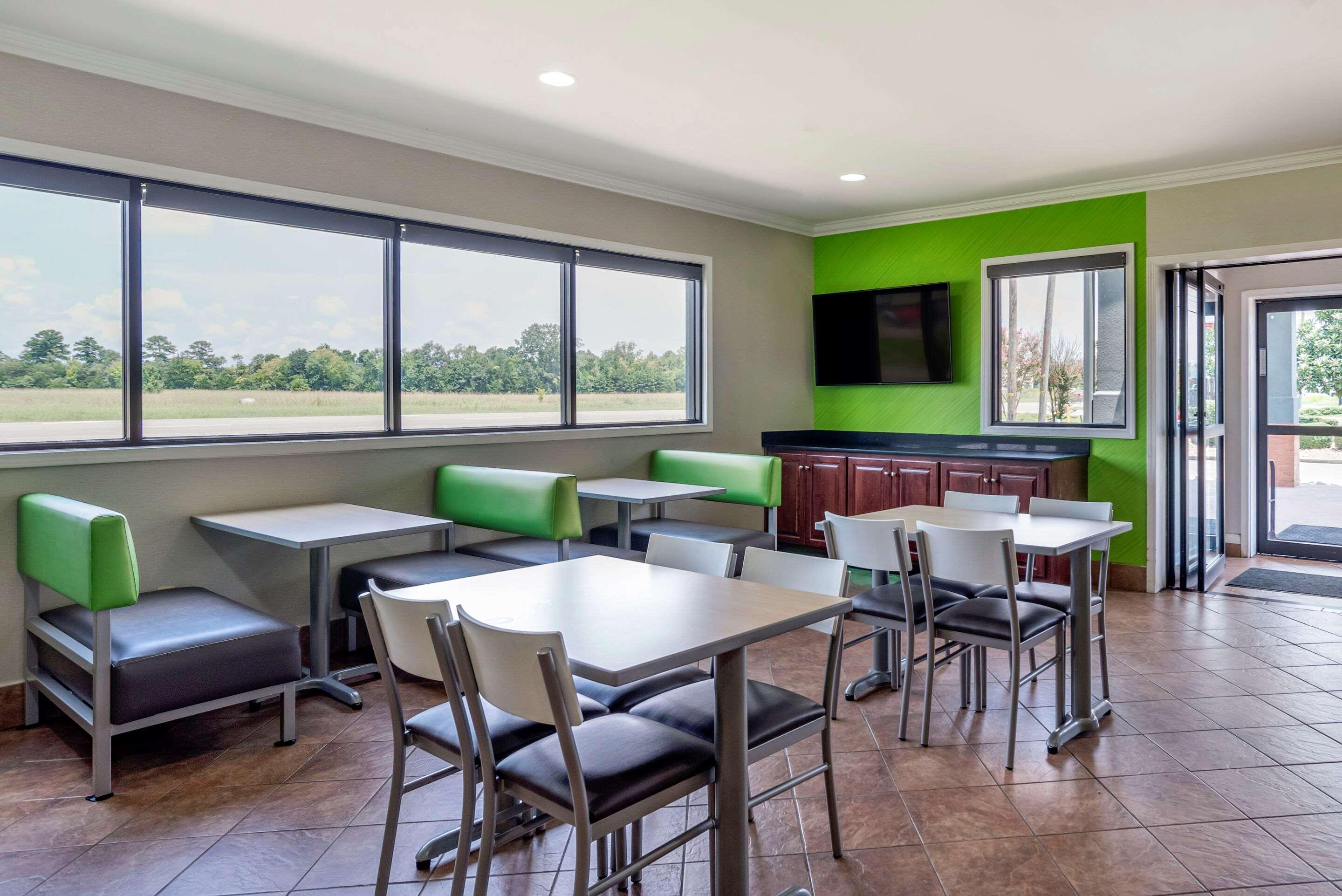 Quality Inn & Suites Demopolis Экстерьер фото