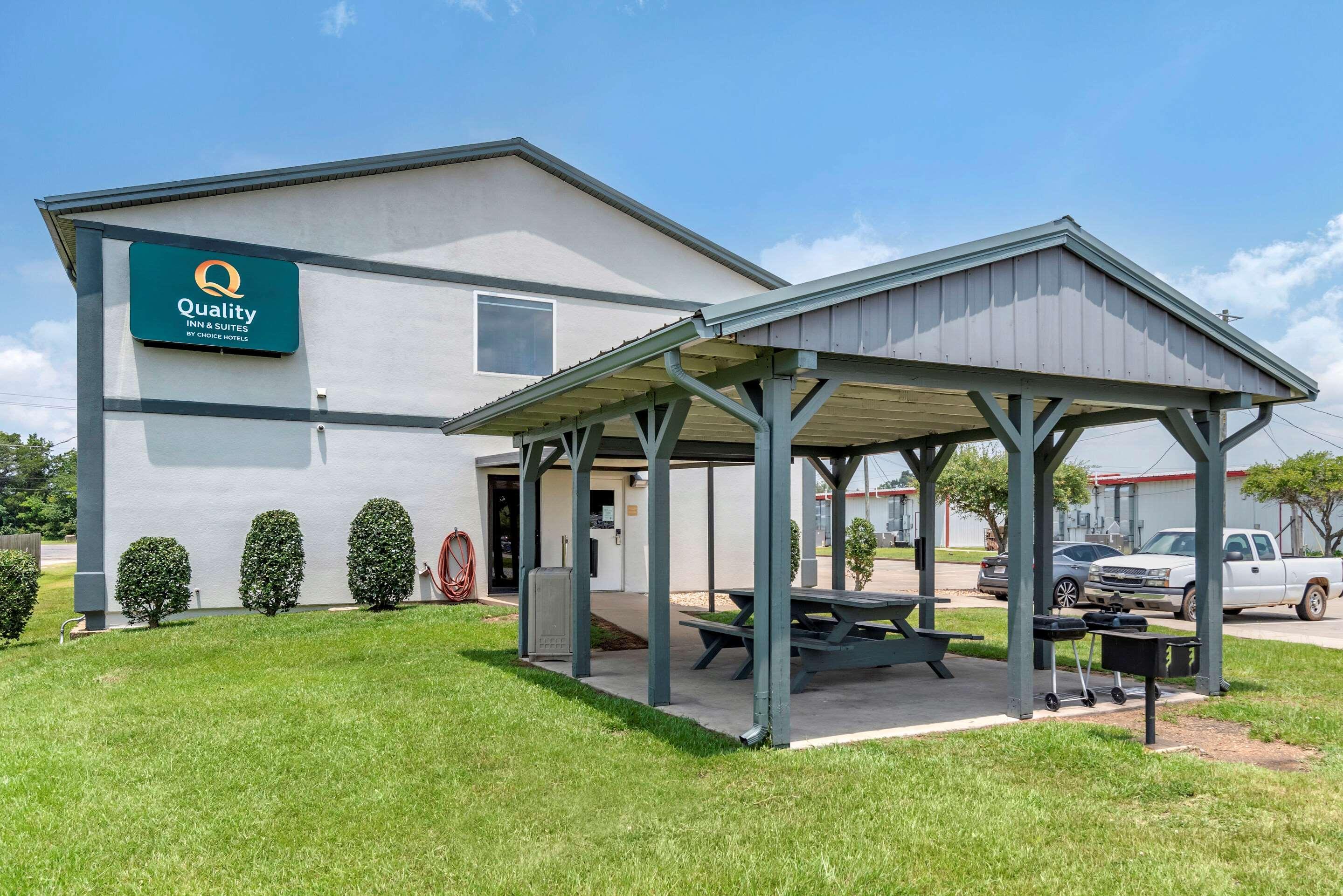 Quality Inn & Suites Demopolis Экстерьер фото