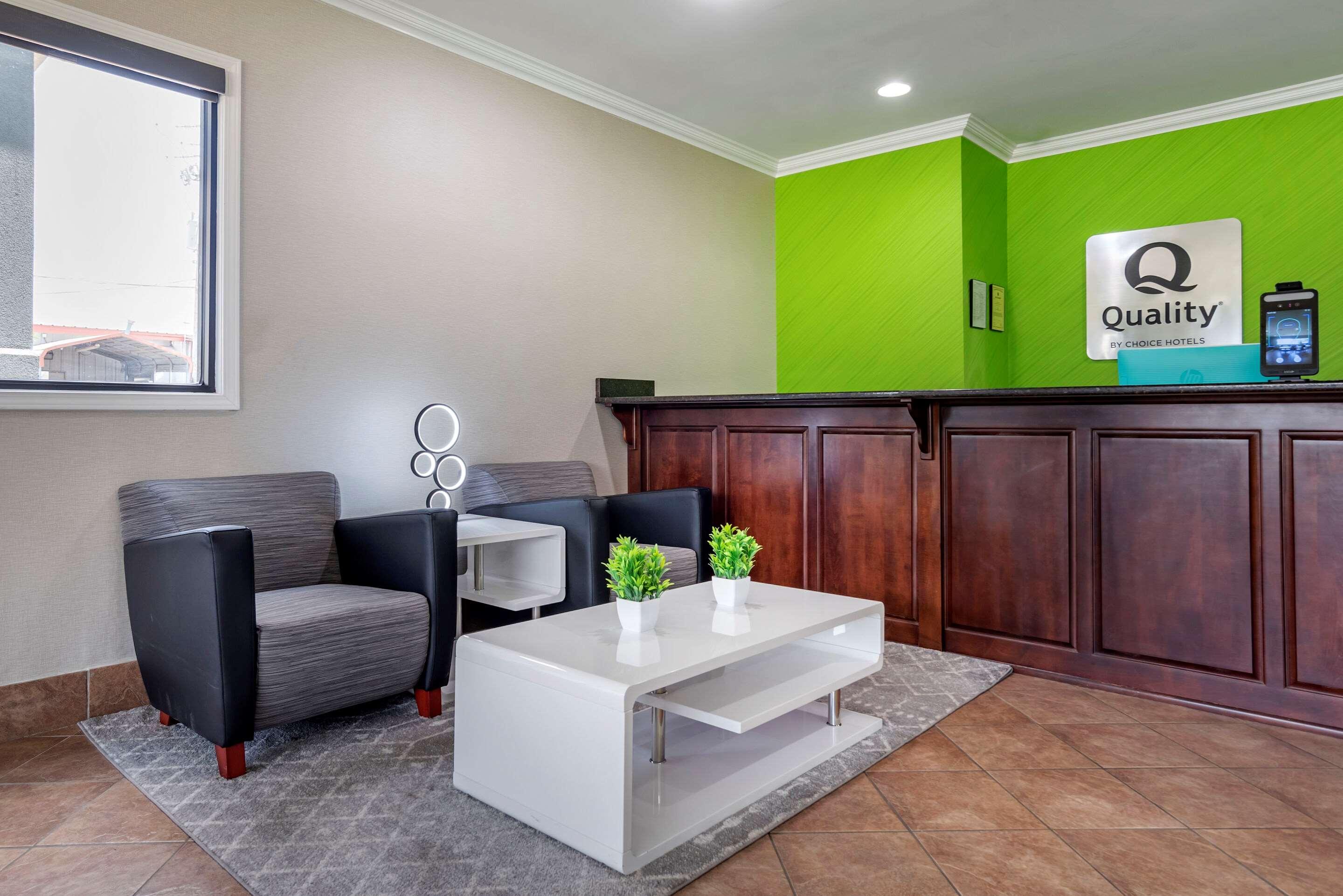 Quality Inn & Suites Demopolis Экстерьер фото