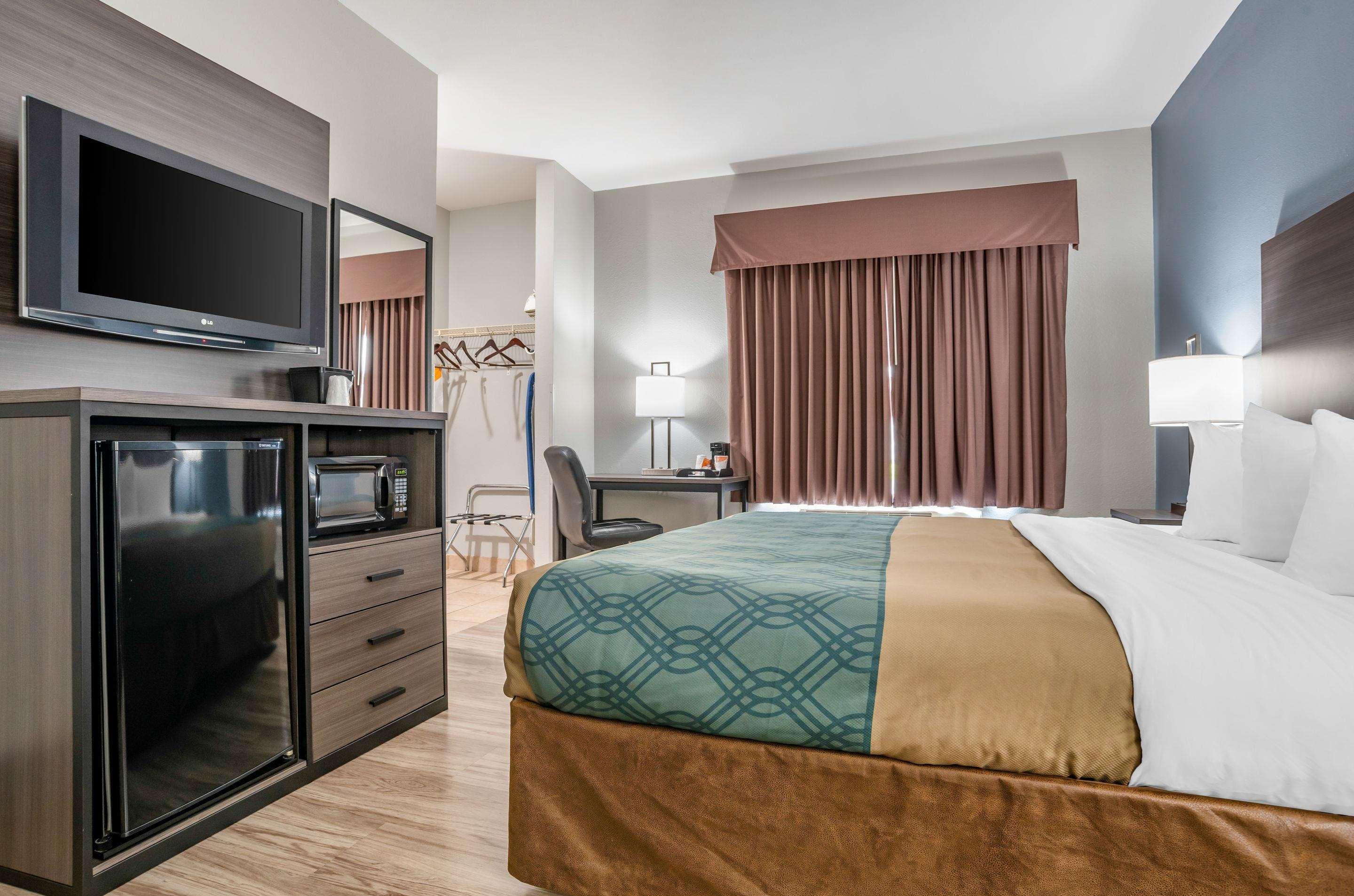 Quality Inn & Suites Demopolis Экстерьер фото