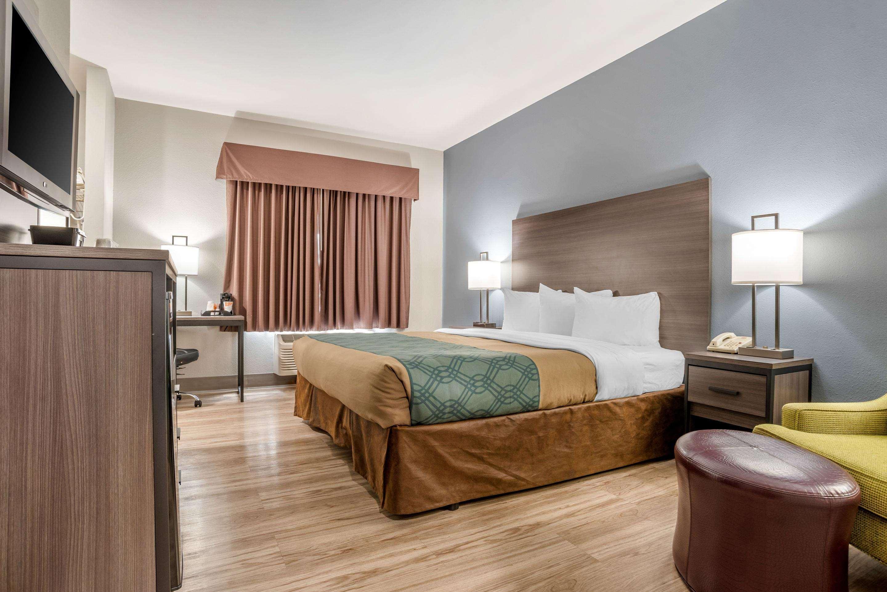 Quality Inn & Suites Demopolis Экстерьер фото