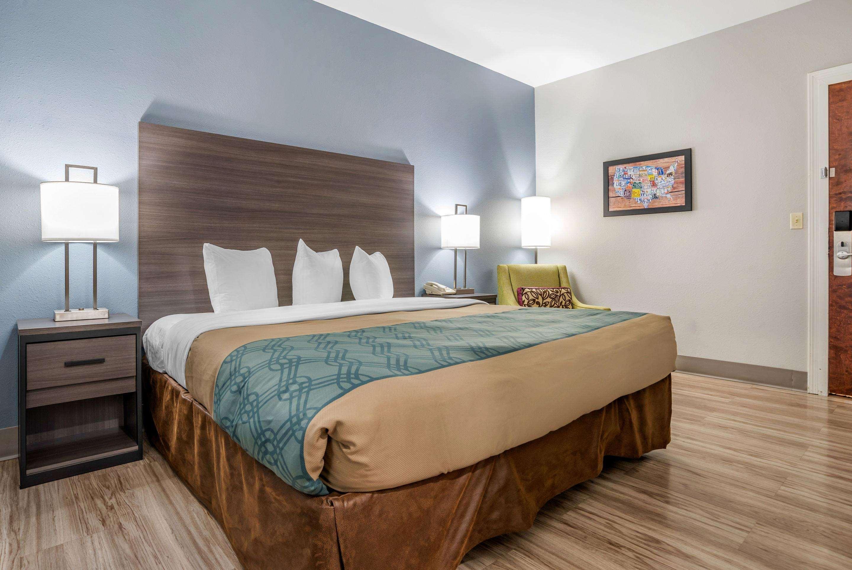 Quality Inn & Suites Demopolis Экстерьер фото