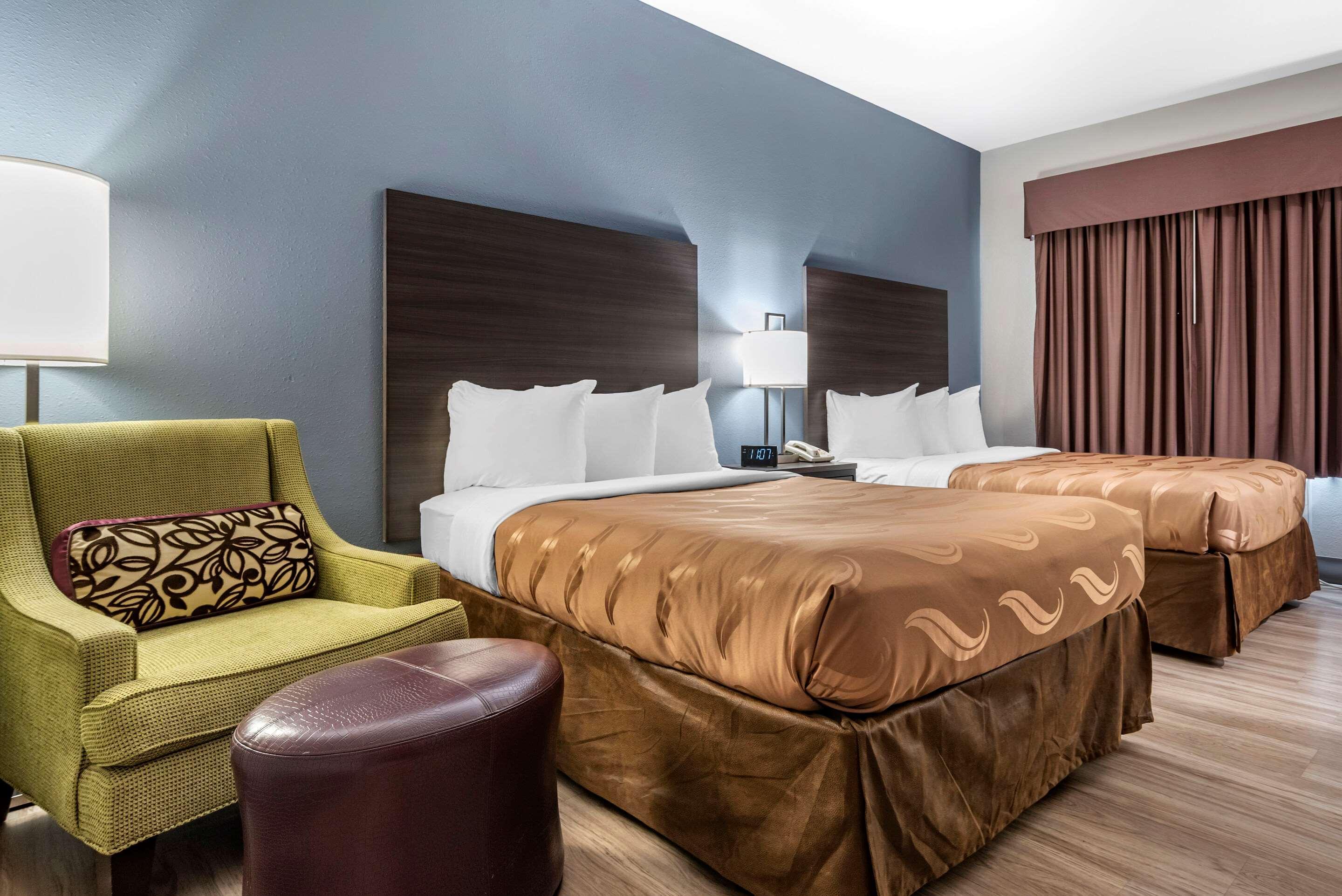 Quality Inn & Suites Demopolis Экстерьер фото