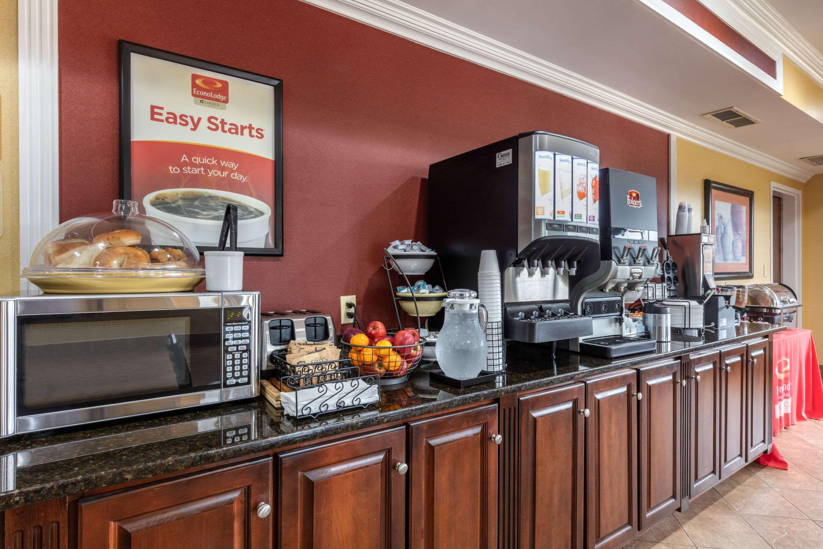 Quality Inn & Suites Demopolis Экстерьер фото