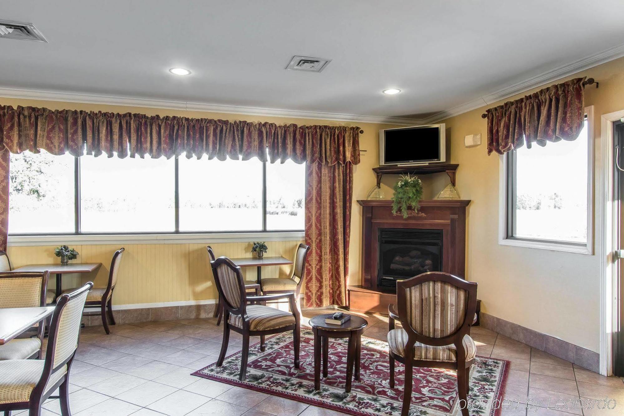 Quality Inn & Suites Demopolis Экстерьер фото