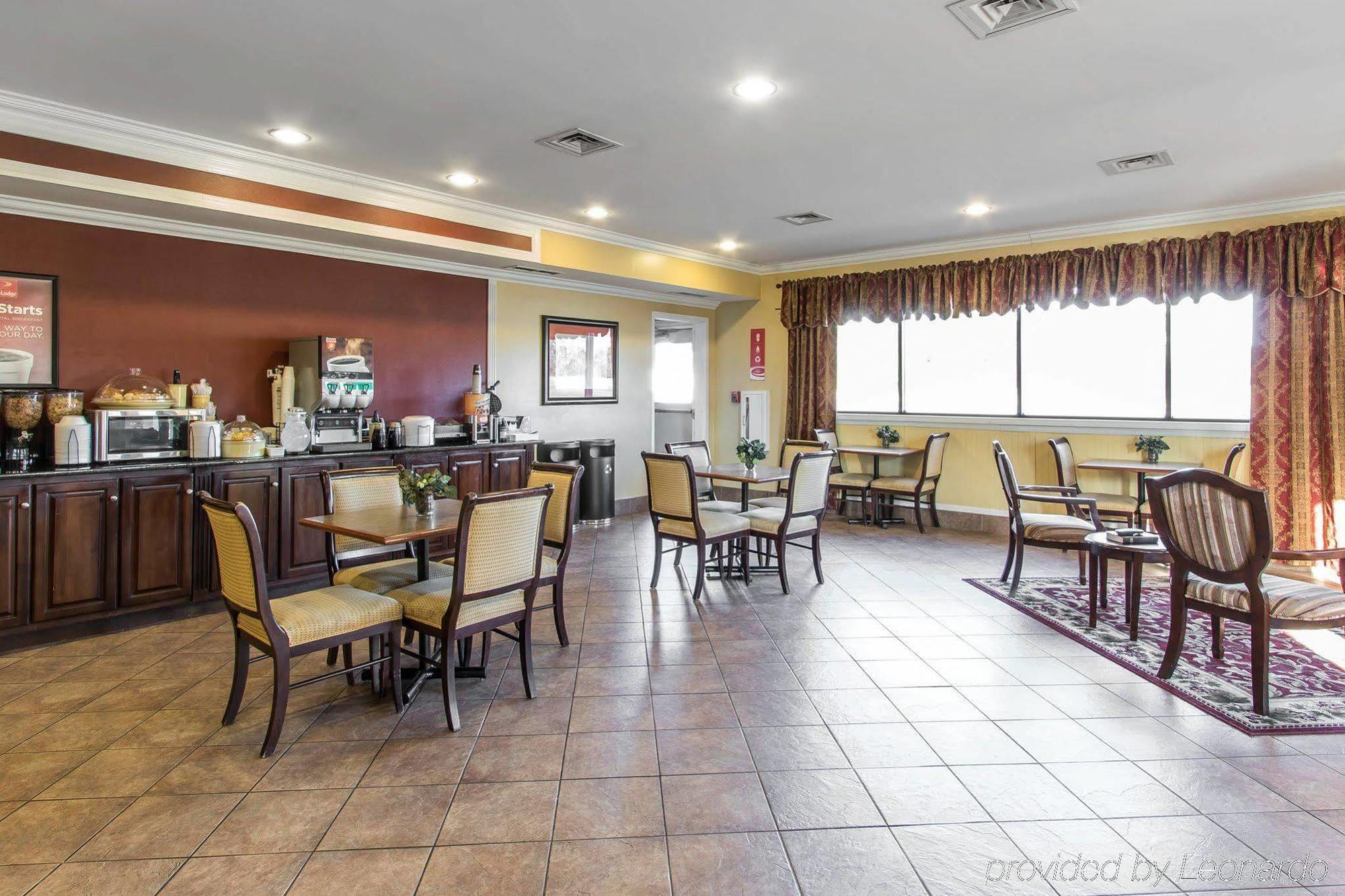 Quality Inn & Suites Demopolis Экстерьер фото