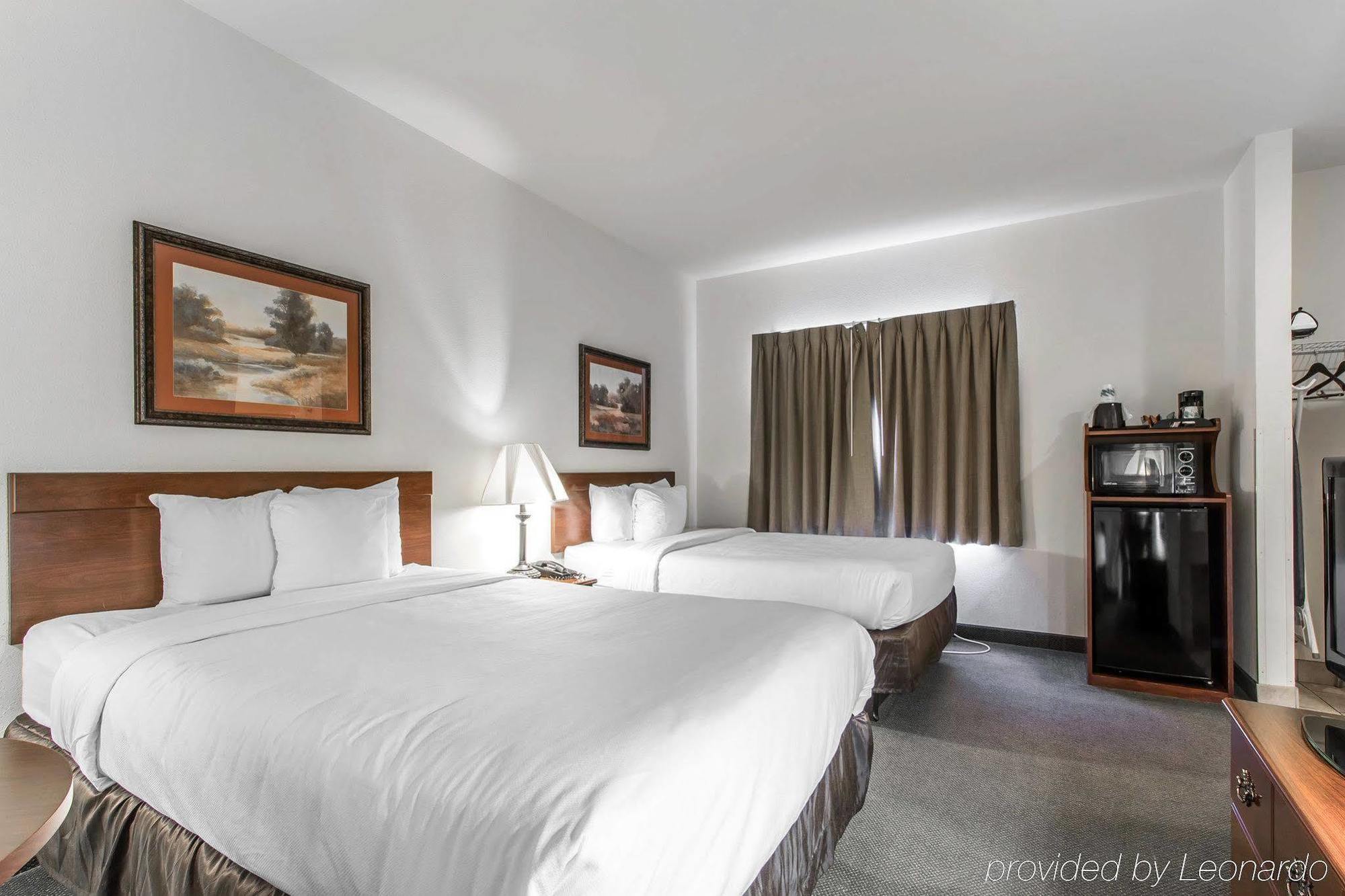 Quality Inn & Suites Demopolis Экстерьер фото